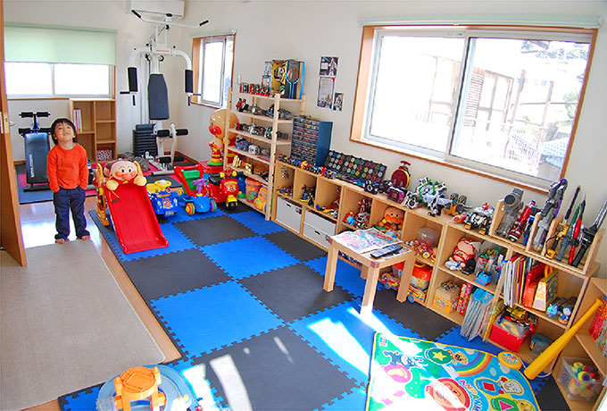 その後、洋室はお子さんのコレクションルームとなりました。
